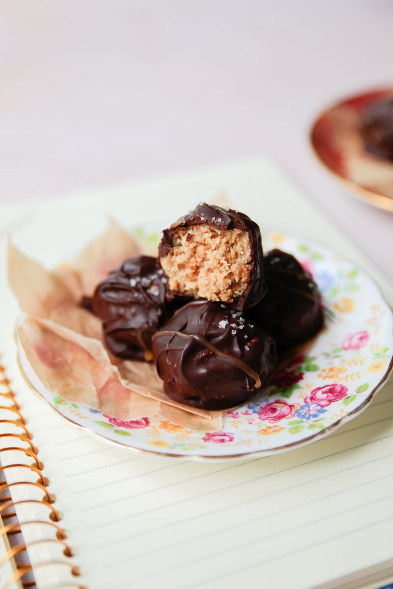 Boules d’énergie caramel et fleur de sel