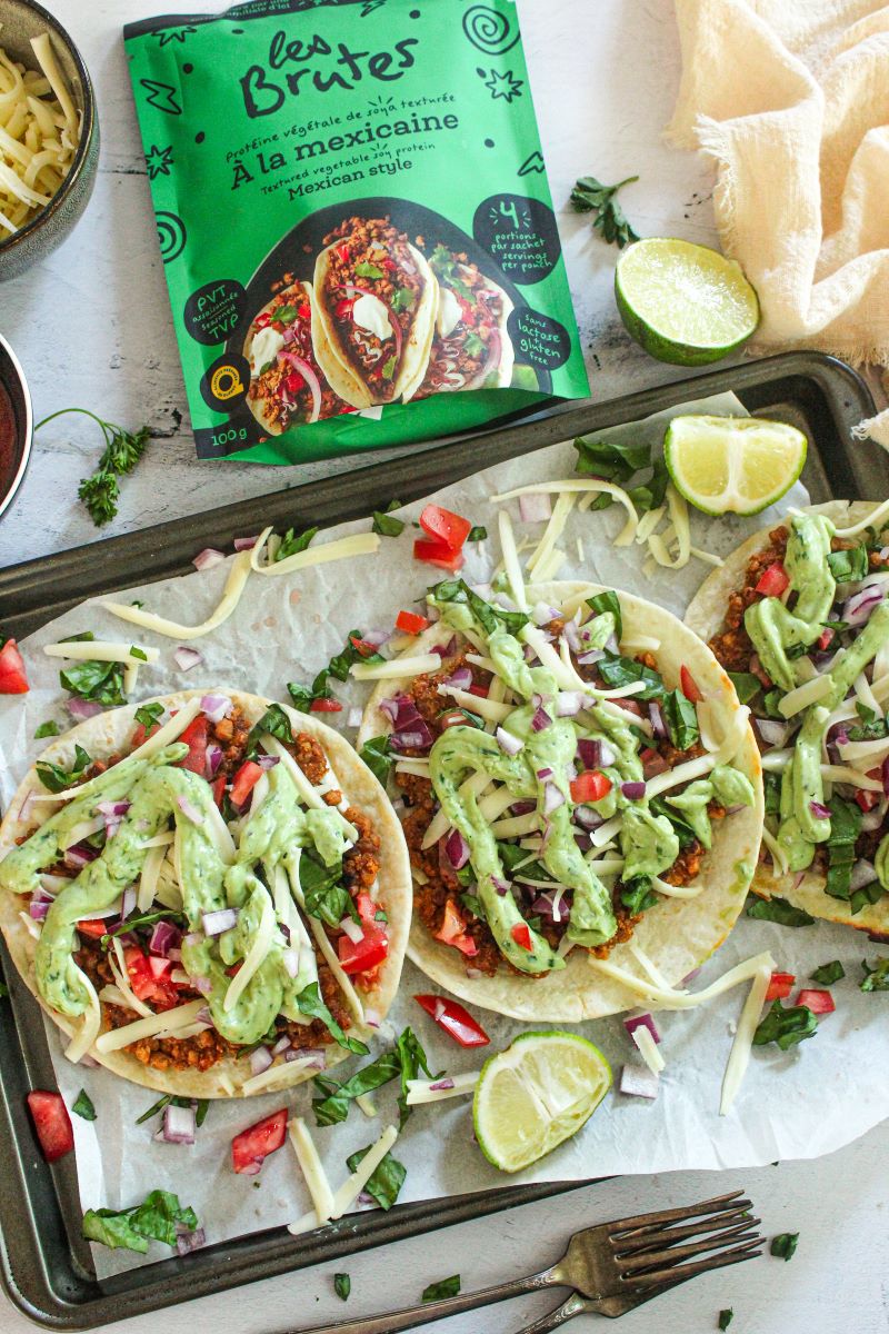 Smash tacos à la mexicaine avec sauce crémeuse avocat et persil